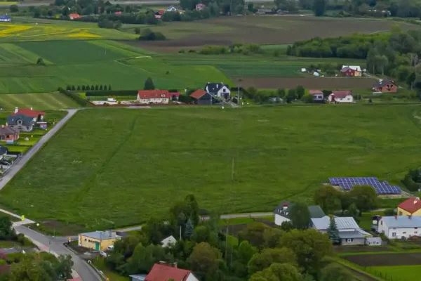 VII przetarg na sprzedaż działki w Głuchowie – Gmina Łańcut ogłasza