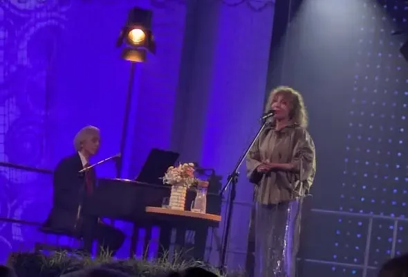 XXIV Gala Nagrody Starosty Łańcuckiego: Alicja Majewska i Włodzimierz Korcz na scenie