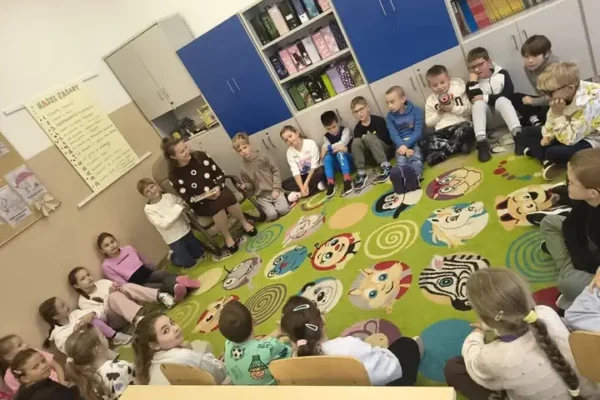 Rodzic czyta – dzieci słuchają! Wyjątkowe spotkanie w klasie
