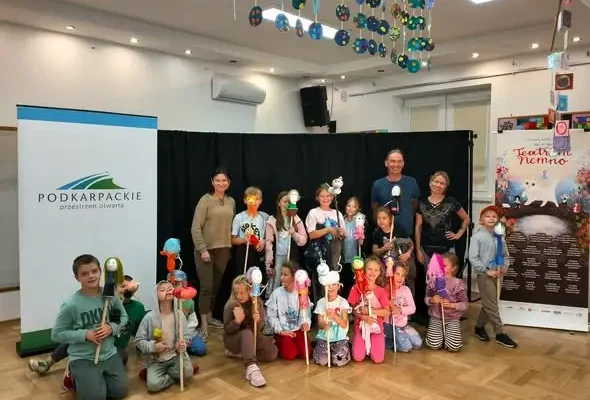 Rakszawa: Teatr NEMNO uczył dzieci animacji lalek podczas warsztatów