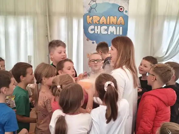 Jesienna wyprawa klas drugich do Farmy Dyniowej w Radawie