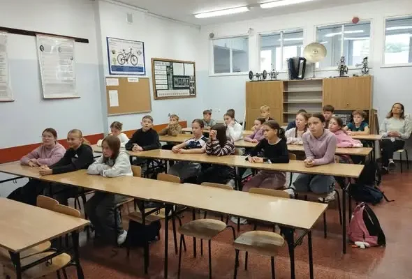 Warsztaty o przemocy rówieśniczej w szkole – uczniowie klas 5 i 6 zdobyli ważną wiedzę