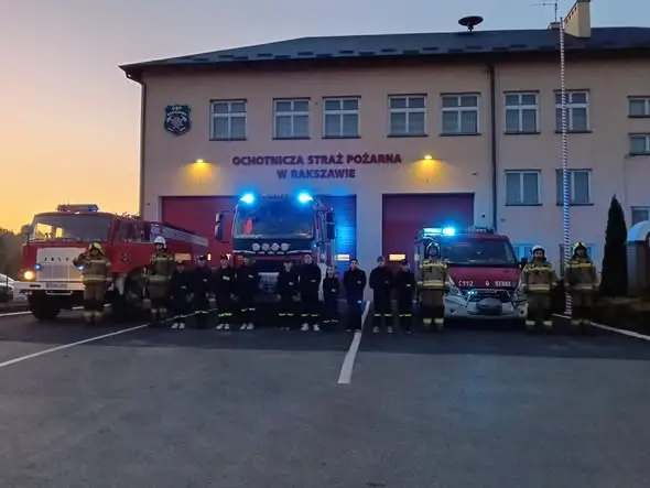 Rakszawa: strażacy oddali hołd kolegom, którzy zginęli na służbie