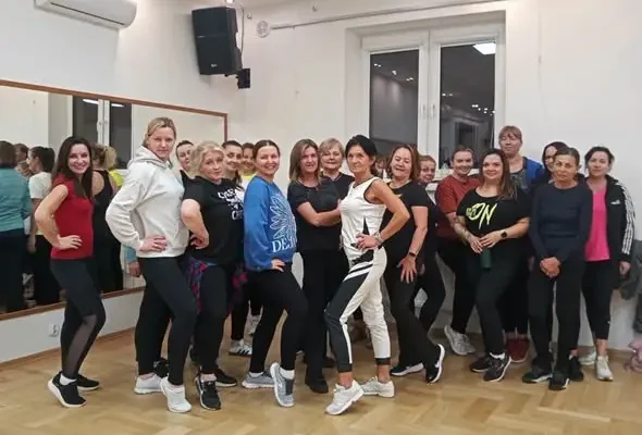 Zumba z Moniką Świder w Gminie Rakszawa – taniec, energia i nowa wspólnota