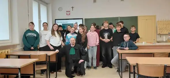 Uczniowie ze Szkoły Podstawowej w Markowej poznali swoje prawa podczas V edycji akcji „Adwokaci rozjaśniają prawo”